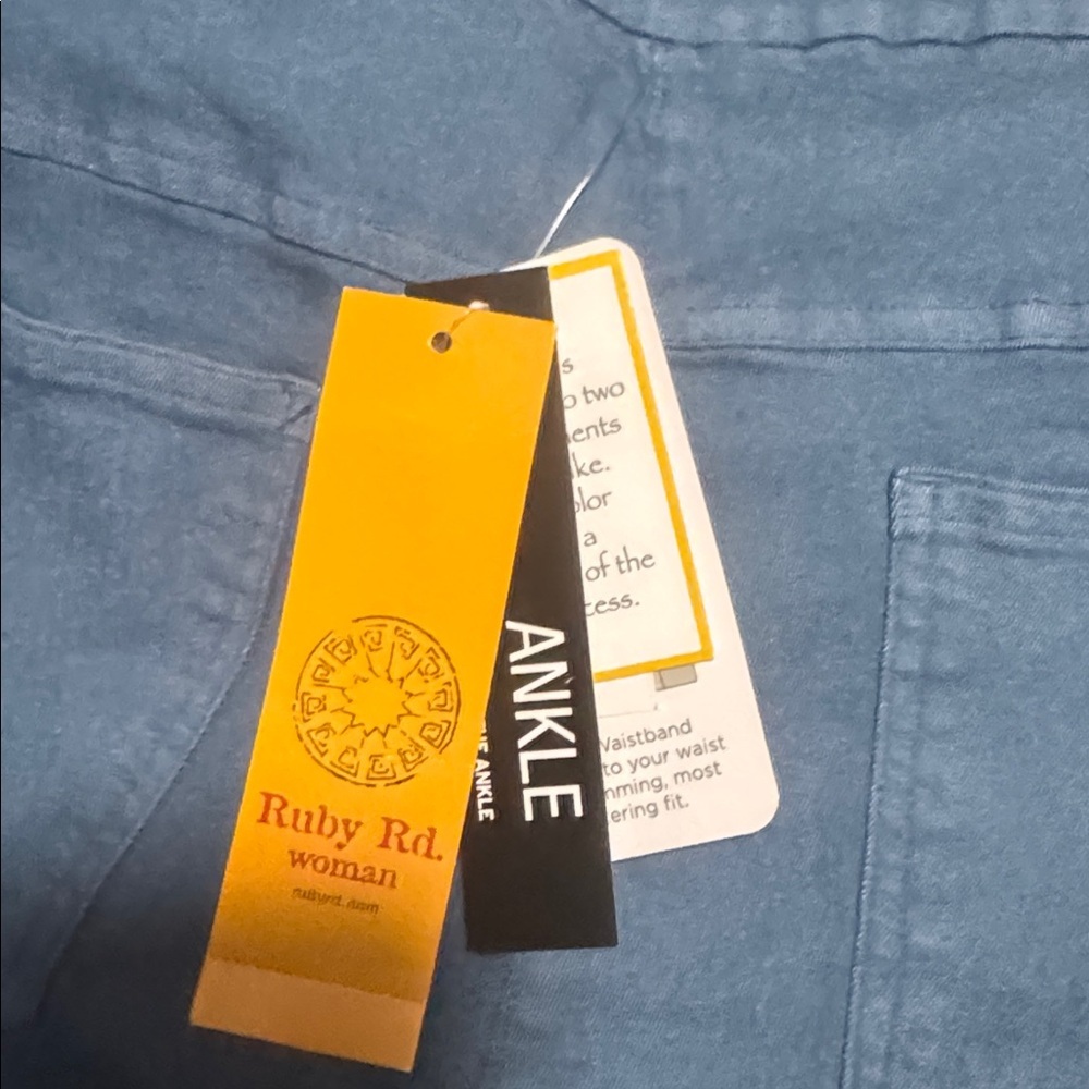 Ruby Rd Woman Light Wash Denim Capri Pants 16W Stretch Pull On Plus Size Casual - Picture 6 of 8